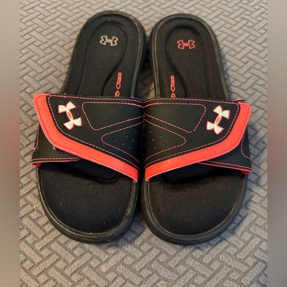 Under Armour Kids Black and Pink Slides -NWOT